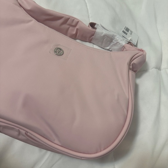 🩷🆕 Lululemon Mini Shoulder Bag 4L (now called City Essentials) - Pink Mist - Picture 5 of 7